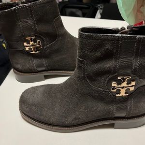 Tory Burch Alaina Flat suede brown Bootie. EUC